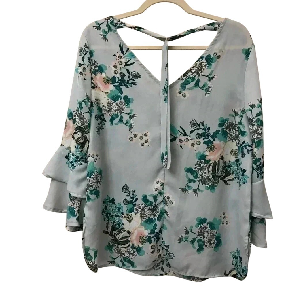 Light Blue Floralโ Blouse Ruffle Sleeve SzM